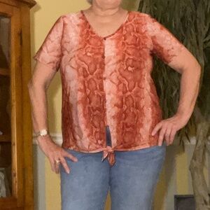 EUC 🐍 Coco’s CloZet Snake Print Button Front Tie Hem Top - Size Large